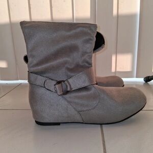 Chic Silver Ankle Boots with Buckle